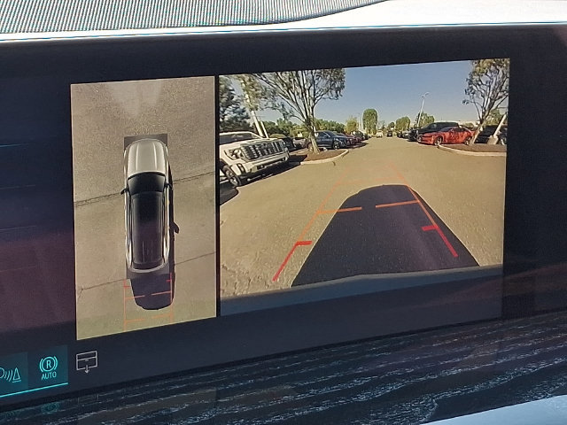 Certified 2026 Cadillac Escalade IQ Sport 1 w/ LPO, ONYX Package AWD/4WD image 18