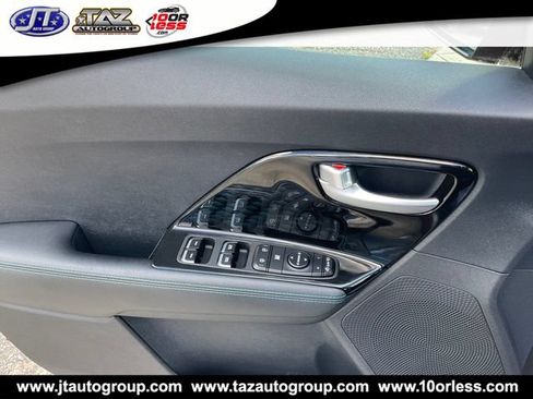 Used 2021 Kia Niro EX Premium FWD image 17