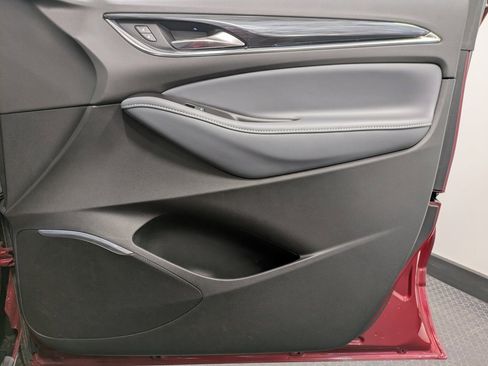 Used 2019 Buick Enclave Essence image 27