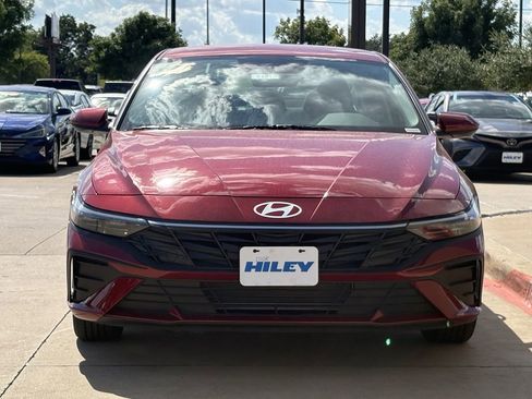 New 2025 Hyundai Elantra SE image 8