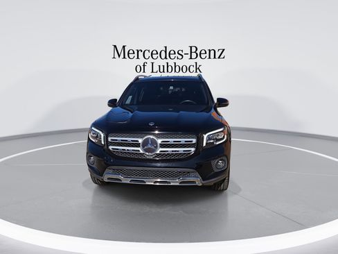 Used 2021 Mercedes-Benz GLB 250 w/ Premium Package image 3