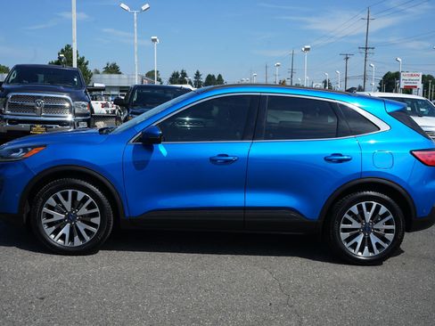 Used 2020 Ford Escape Titanium AWD/4WD image 3