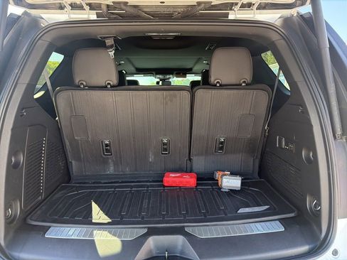 Used 2023 GMC Yukon AT4 w/ Technology Package image 9