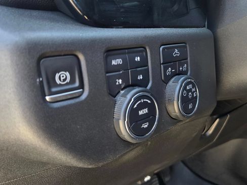Used 2022 Chevrolet Silverado 1500 LT Trail Boss w/ Protection Package AWD/4WD image 13