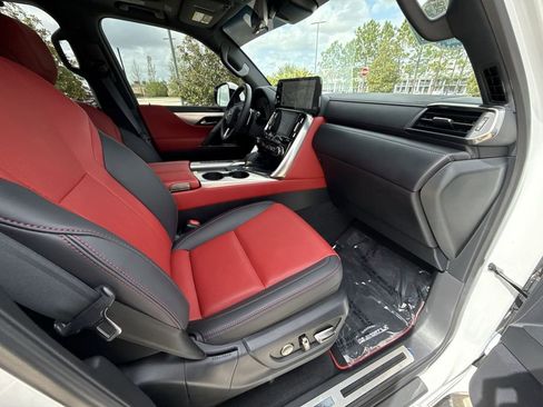 Used 2025 Lexus LX 700h F Sport AWD/4WD image 15