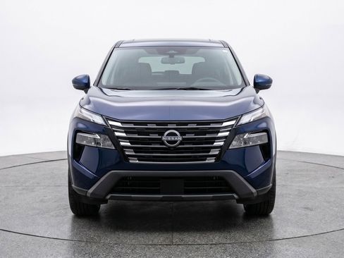 Used 2025 Nissan Rogue SV AWD/4WD image 2