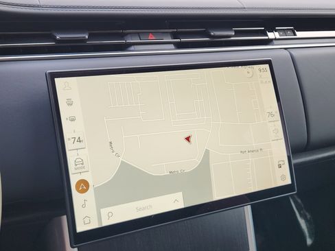 Used 2024 Land Rover Range Rover Long Wheelbase SE image 18