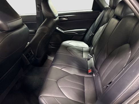 Used 2019 Toyota Avalon XLE FWD image 19