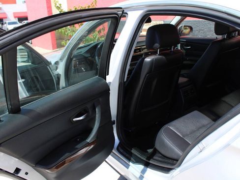 Used 2011 BMW 335i xDrive Sedan AWD/4WD image 13