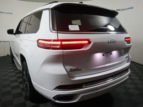 New 2025 Jeep Grand Cherokee L Overland image 10