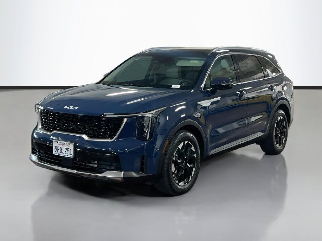 Certified 2024 Kia Sorento S w/ Panoramic Sunroof Package FWD image 3