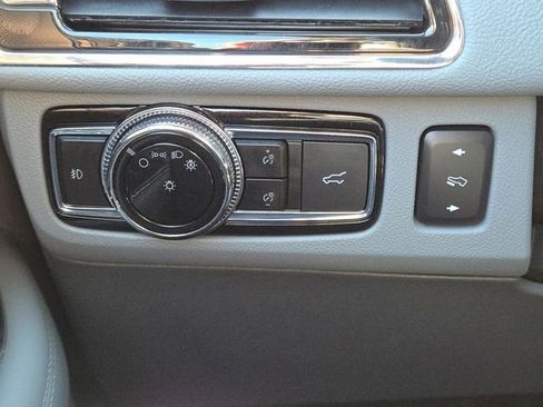 Used 2021 Lincoln Navigator Reserve w/ Luxury Package image 16