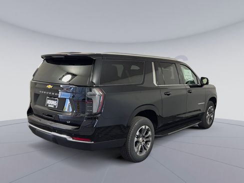 New 2026 Chevrolet Suburban LT w/ Comfort Package AWD/4WD image 7