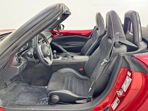 Used 2023 MAZDA MX-5 Miata Club w/ Brembo/BBS Recaro Package image 15