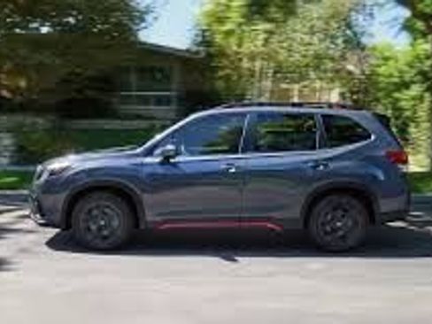 Certified 2025 Subaru Forester Premium AWD/4WD image 12