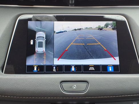 Used 2022 Cadillac XT4 Premium Luxury w/ Enhanced Visibility Package FWD image 13