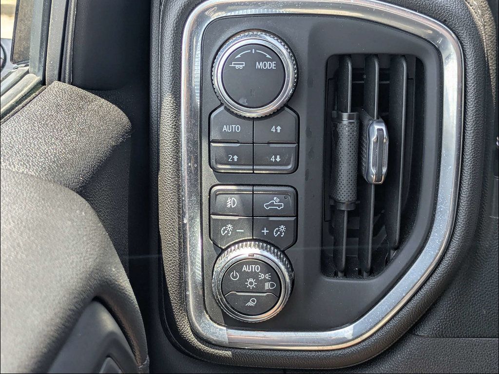 Used 2021 GMC Sierra 1500 SLT w/ SLT Convenience Package AWD/4WD image 25