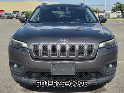 Used 2019 Jeep Cherokee Latitude Plus w/ Cold Weather Group AWD/4WD image 5