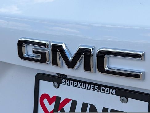 New 2026 GMC Terrain Elevation w/ Black Edition AWD/4WD image 17