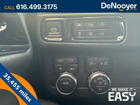 Used 2025 GMC Yukon Denali AWD/4WD image 17