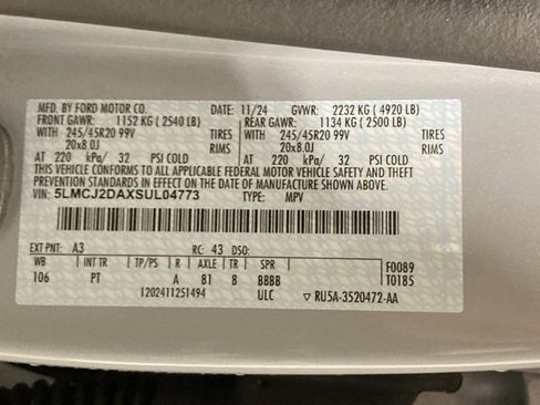 Used 2025 Lincoln Corsair Reserve image 31