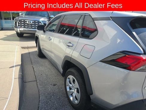 Used 2020 Toyota RAV4 LE AWD/4WD image 16