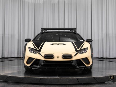 Used 2024 Lamborghini Huracan Sterrato image 9