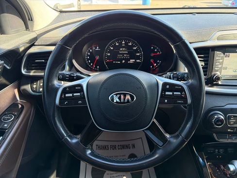 Used 2019 Kia Sorento SX image 16