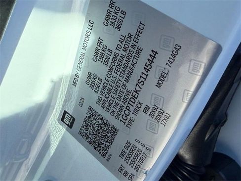 Used 2025 Chevrolet Colorado Z71 w/ Z71 Convenience Package 2 image 25