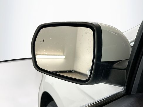 Used 2024 Ford Edge SEL image 16