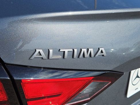 Used 2024 Nissan Altima 2.5 SV FWD image 14