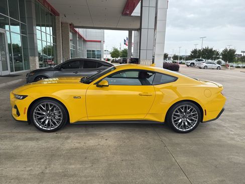 Used 2024 Ford Mustang GT Premium image 25