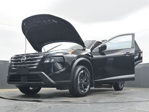 Certified 2024 Nissan Rogue SV image 40