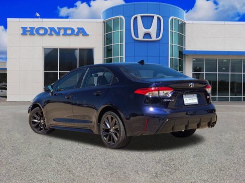 Used 2023 Toyota Corolla SE FWD image 5