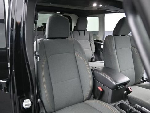 Used 2024 Jeep Wrangler Unlimited AWD/4WD image 19