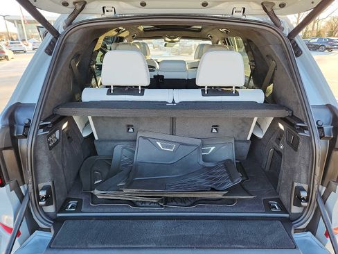 Used 2025 BMW X7 xDrive40i w/ M Sport Package image 29