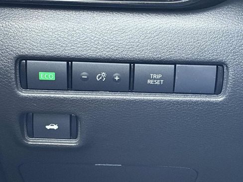 Used 2024 Nissan Sentra SV w/ All-Weather Package FWD image 22