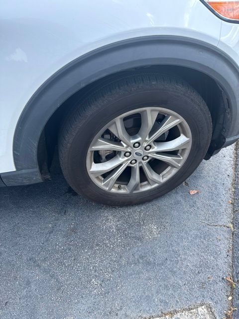 Used 2021 Ford Explorer Limited w/ Equipment Group 301A RWD image 4