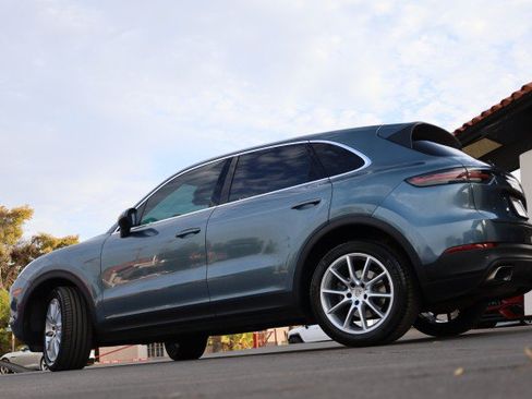 Used 2019 Porsche Cayenne AWD/4WD image 17