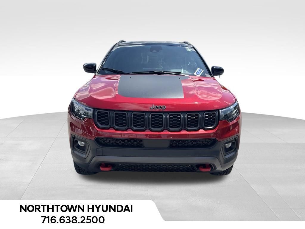 Used 2026 Jeep Compass Trailhawk AWD/4WD image 2
