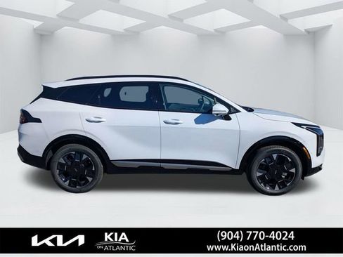 New 2026 Kia Sportage SX FWD image 2