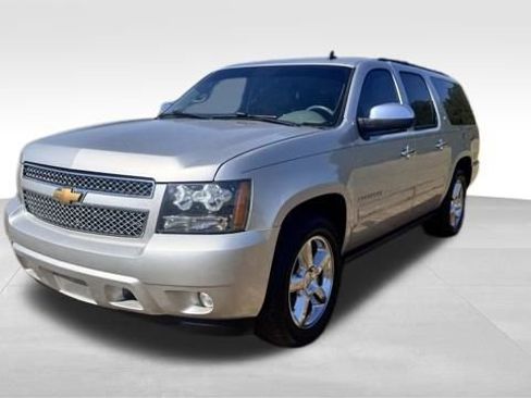 Used 2013 Chevrolet Suburban LTZ image 33