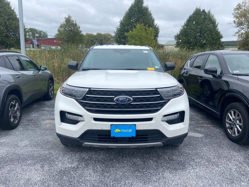 Used 2022 Ford Explorer XLT w/ Equipment Group 202A AWD/4WD image 2