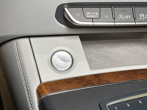 Used 2020 Audi Q5 Prestige image 30