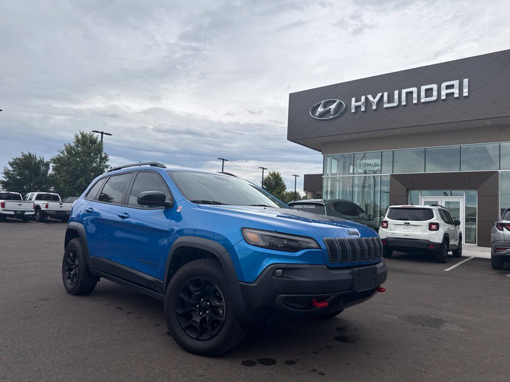Used 2022 Jeep Cherokee Trailhawk w/ Trailer Tow Group AWD/4WD image 4