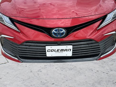 Used 2023 Toyota Camry XLE w/ Navigation Package FWD image 2