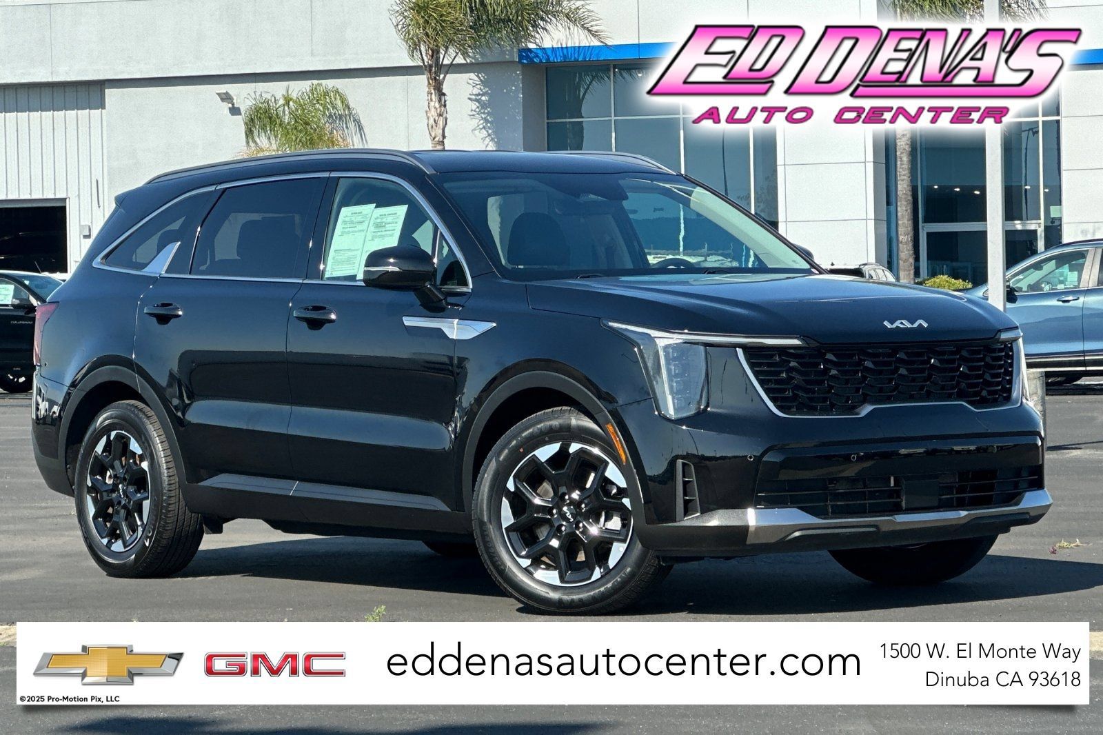 Used 2024 Kia Sorento S FWD image 1