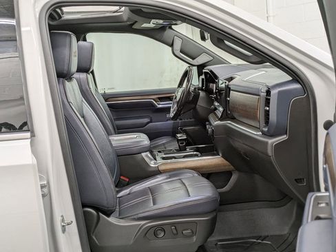 Used 2022 Chevrolet Silverado 1500 High Country w/ Technology Package image 23