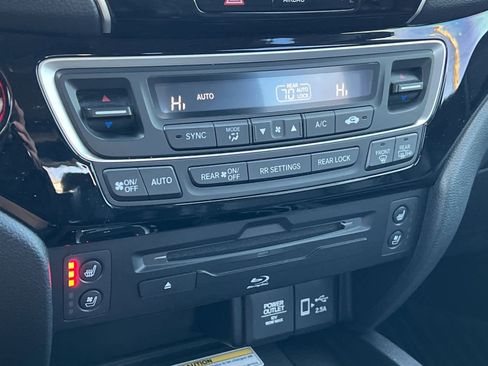 Used 2020 Honda Pilot Elite image 23