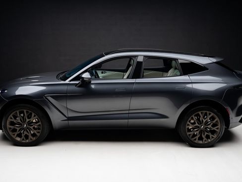 Used 2023 Aston Martin DBX AWD/4WD image 16